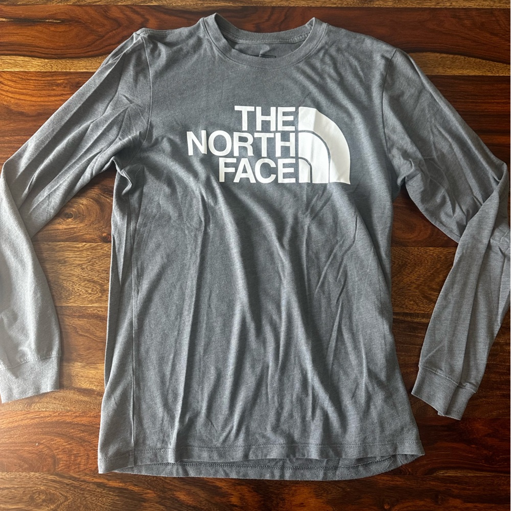 Mens small north face lung sleeve T
